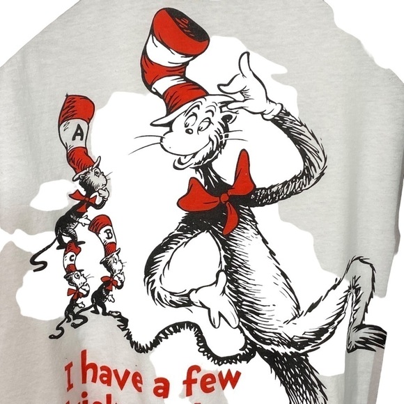 DR SEUSS - HAPPY BIRTHDAY - SIZE LARGE / X-LARGE - I HAVE A FEW TRICKS…B5 - Picture 3 of 8